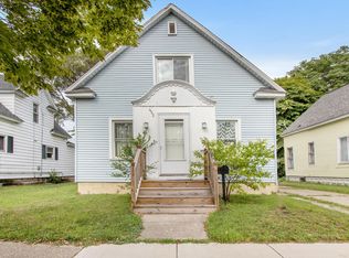452 Maple Ave, Holland, MI 49423