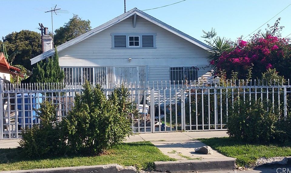 1st image of 1434 W 36th Pl