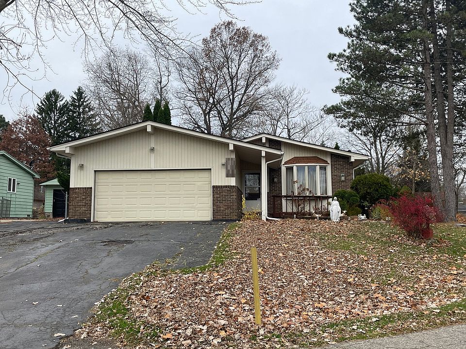1st image of 736 Buckhorn Dr