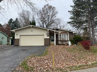 736 Buckhorn Dr, Lake Orion, MI