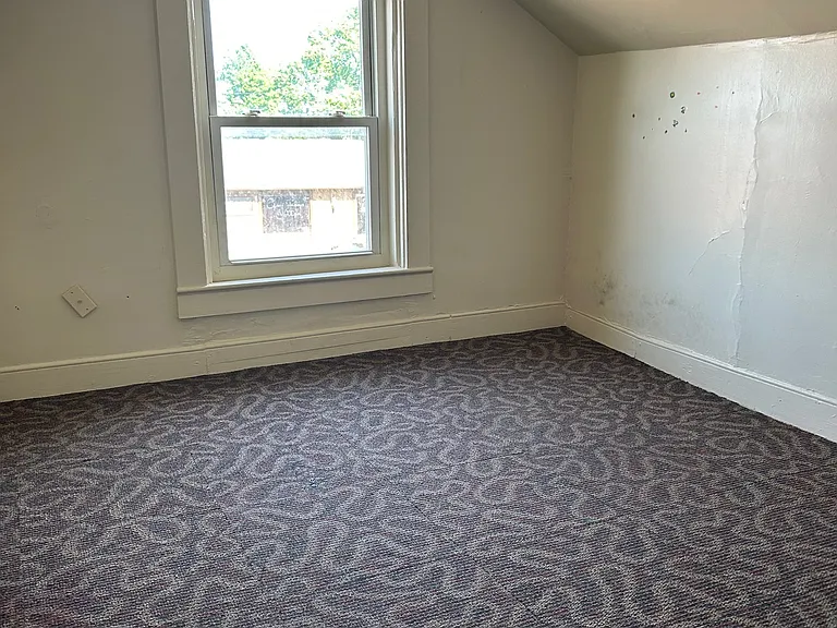 Upstairs Bedroom 1