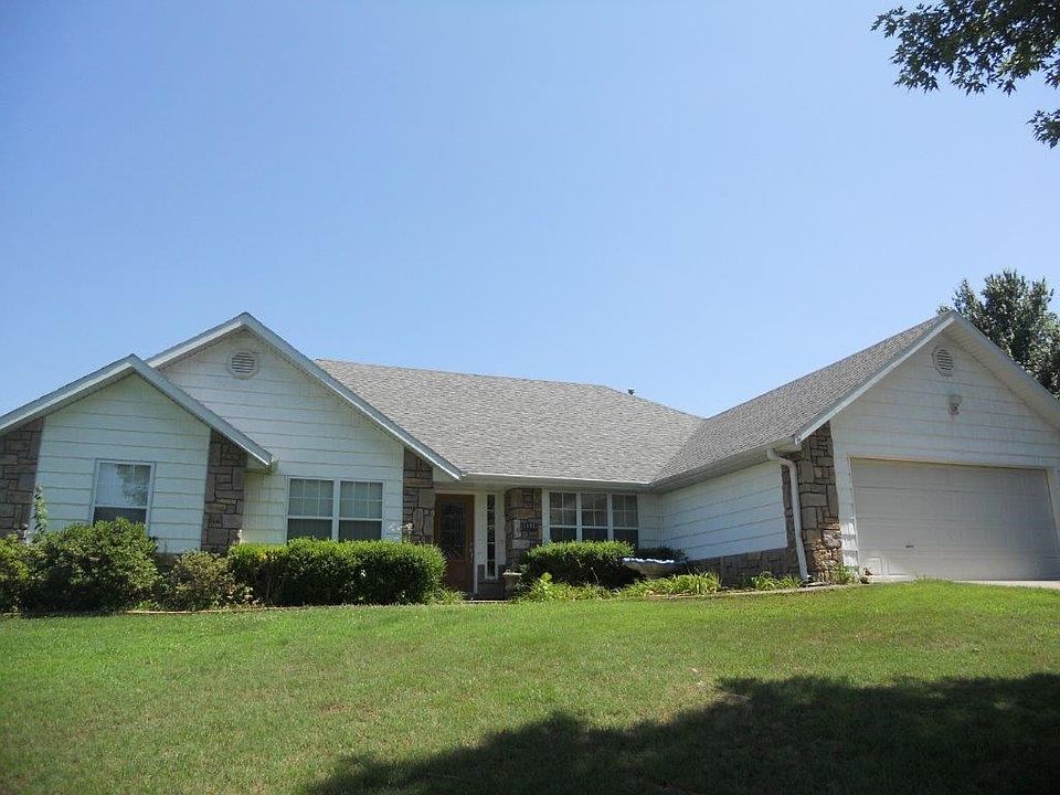 1st image of 1406 Twin Lakes Dr
