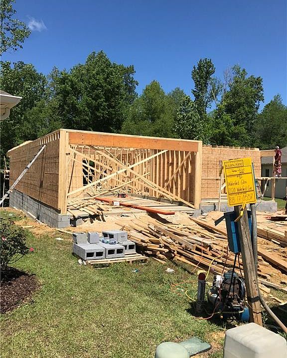2nd image of 2120 Waterford Cir