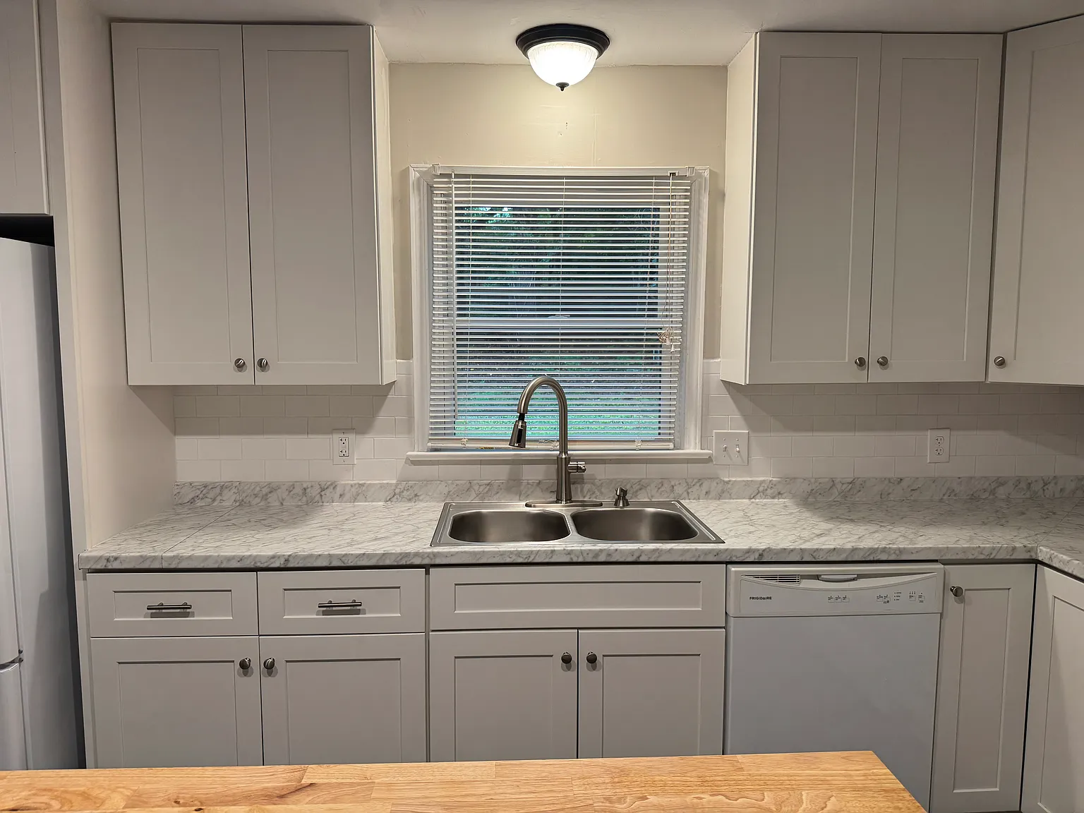 4 bed, 2.5 bath, 2850 sqft, $2,995 — Photo 3
