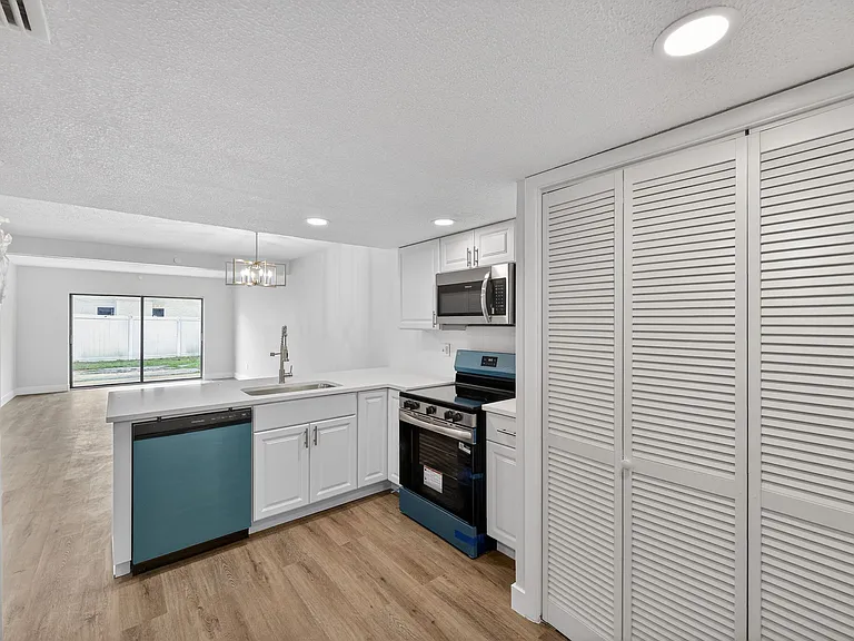 9824 Pocono St #9824 — Photo 7