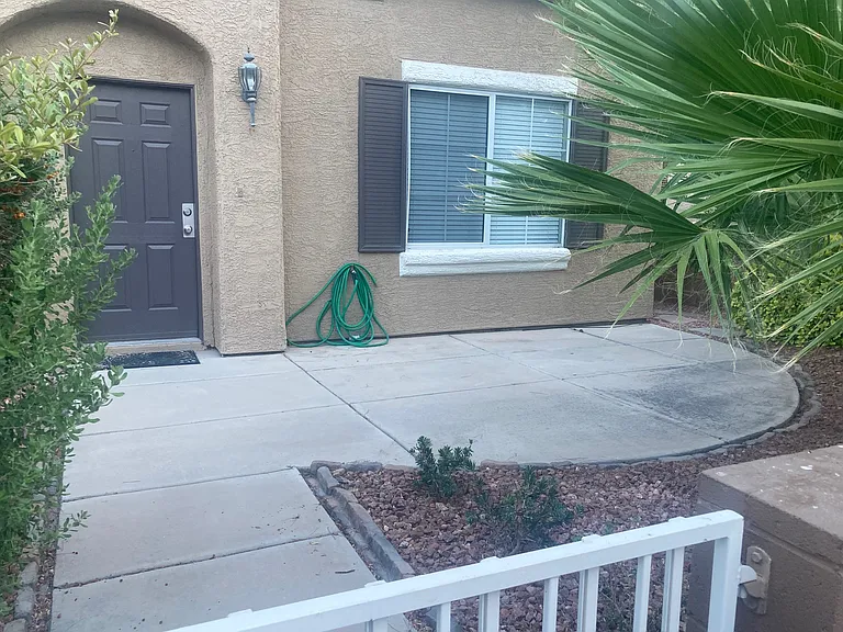 10024 Via Toro Ave — Photo 2