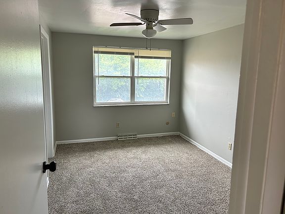 5th image of 5670-5676 Ironwood Ct #5674