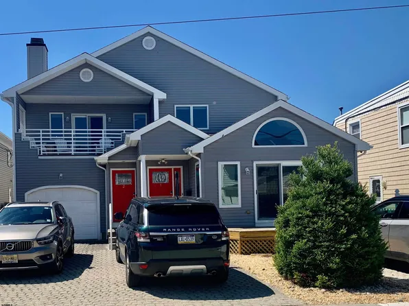 218 2nd St N #Top, Brigantine, NJ 08203