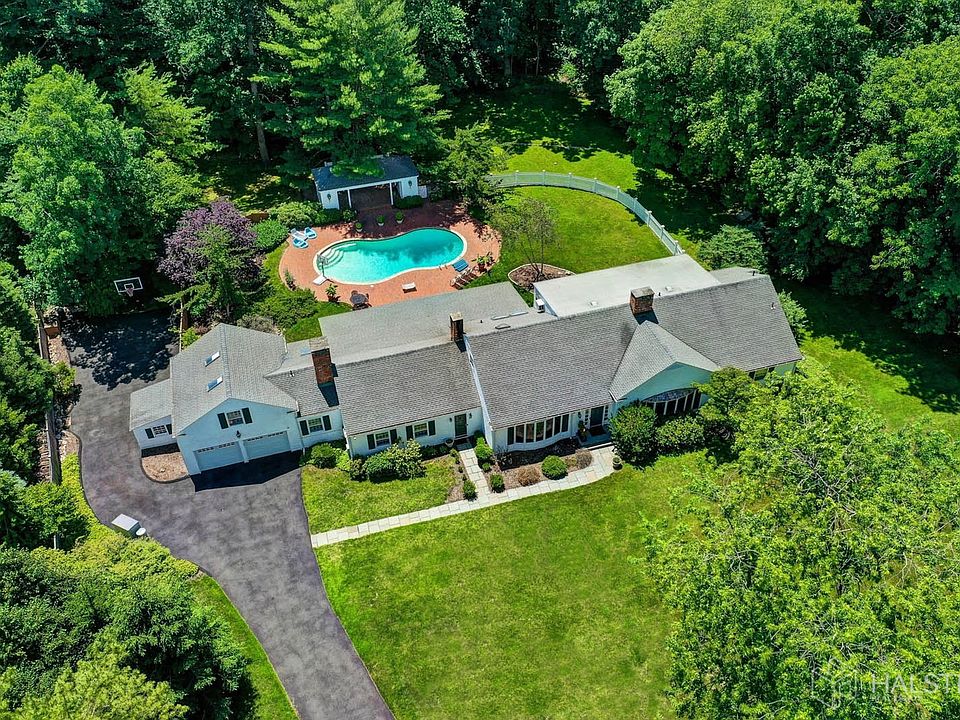 26 Parsons Walk, Darien, CT 06820 | Zillow