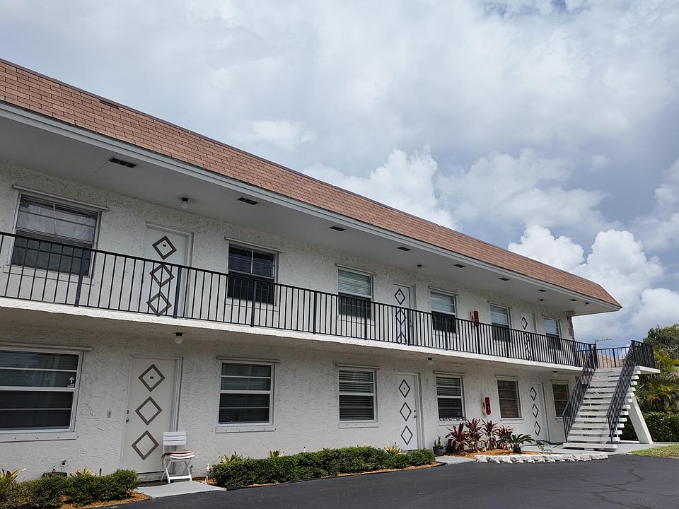 1st image of 227 Castlewood Drive #207