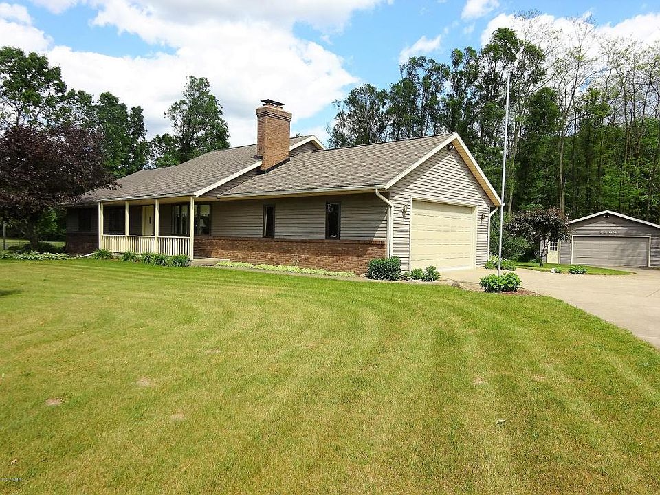 1st image of 44091 Woodview Dr