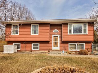 404 E Shorewood Rd, Round Lake Beach, IL 60073