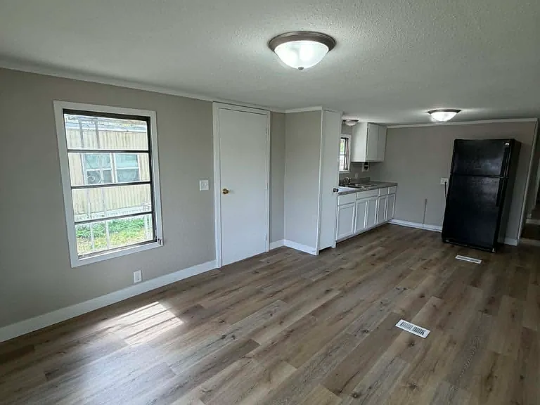 3705 W Locust St #33 — Photo 2