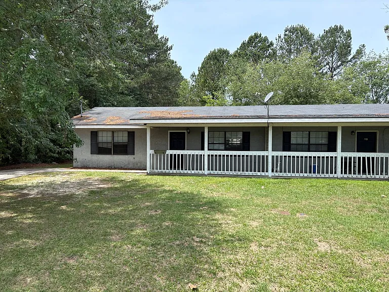 11 Crosswinds Dr — Photo 1