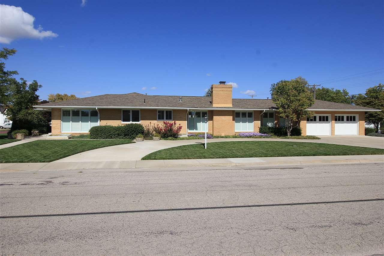 311 S Jefferson St, Plainville, KS 67663 Zillow