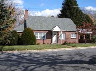 221 N Sheffey St, Marion, VA 24354