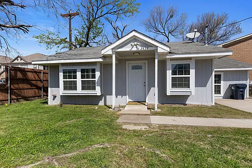 2436 W Prairie St Photo 1