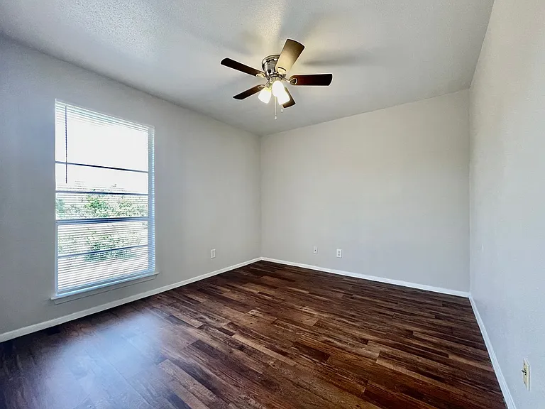 205 S Mitchell St — Photo 8
