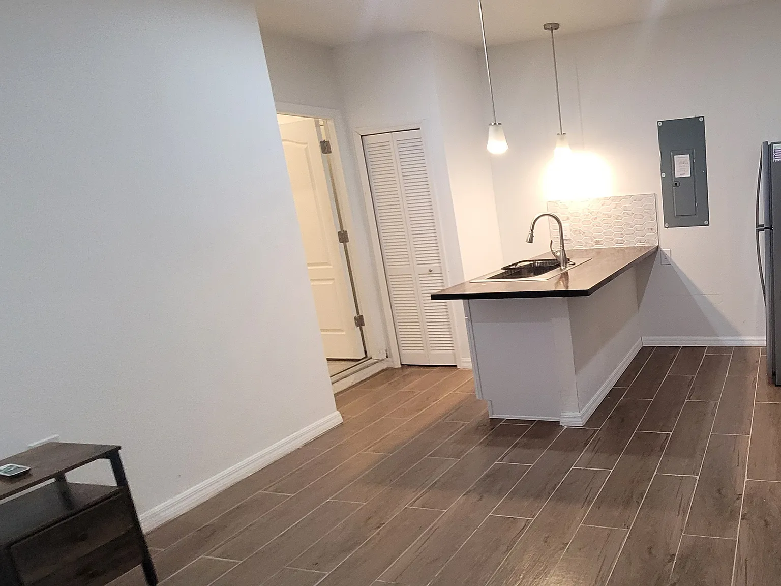 1810 Walnut Creek Dr — Photo 2