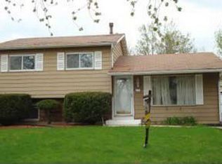 243 Galewood Dr, Bolingbrook, IL 60440