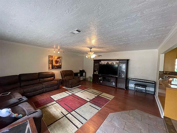4th image of 165 Briarcliff Dr