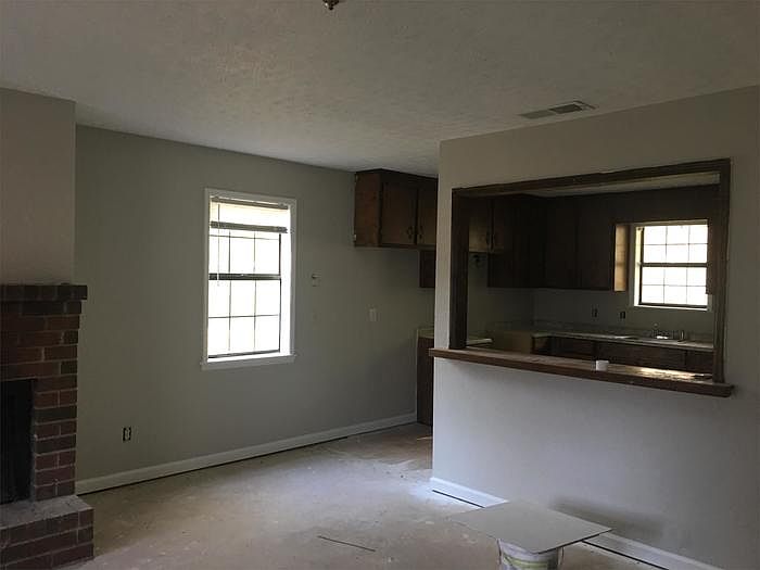2nd image of 271 E Wright St