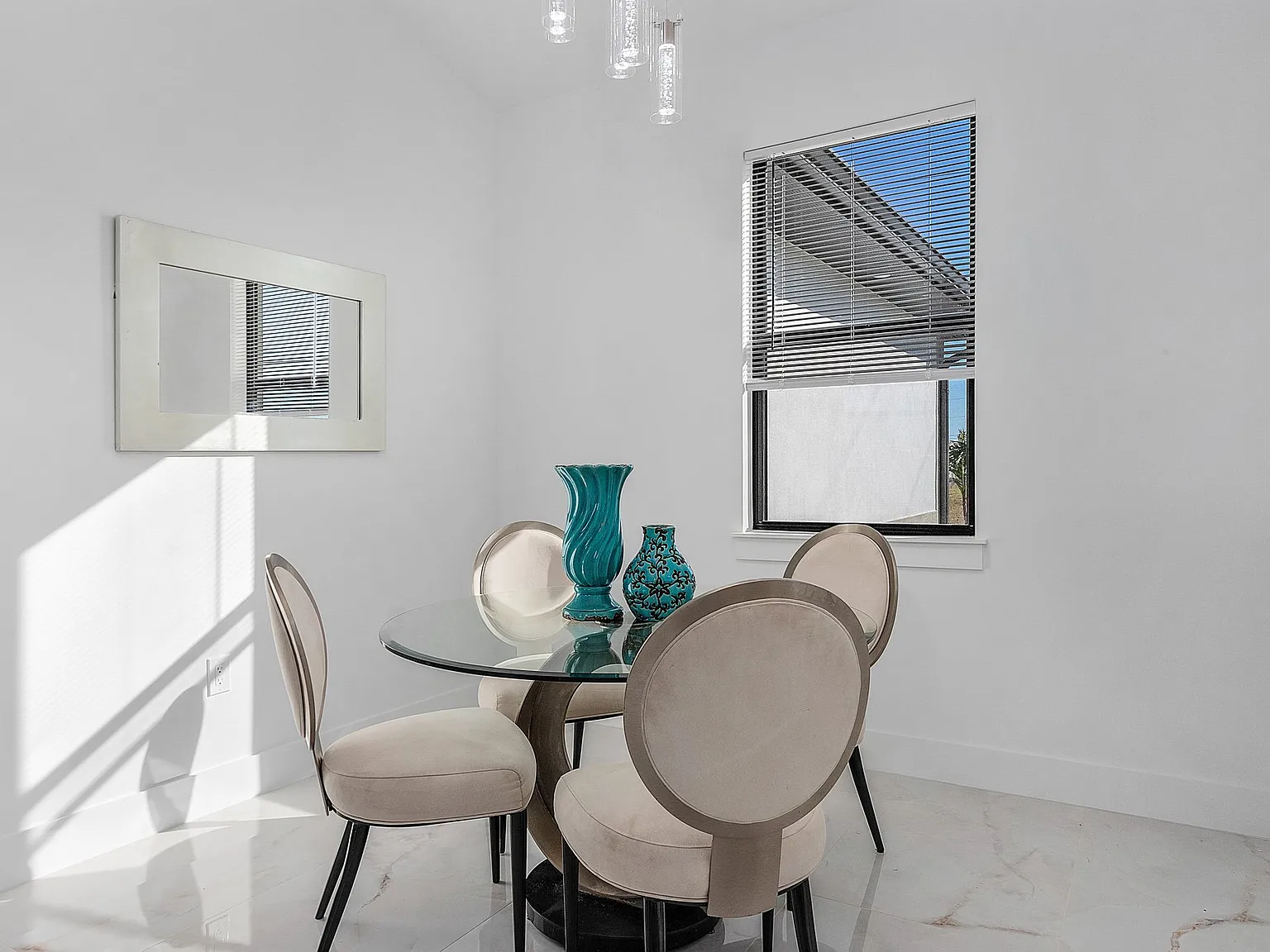 NW 23rd Ter, Cape Coral — Photo 4