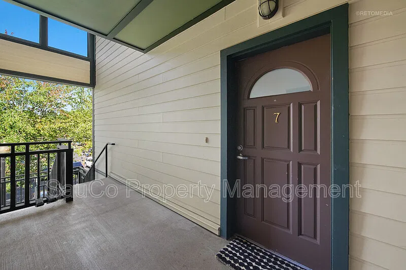 1 bed, 1.0 bath, 691 sqft, $1,800 — Photo 3