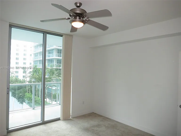 1111 SW 1st Ave #1118 — Photo 13