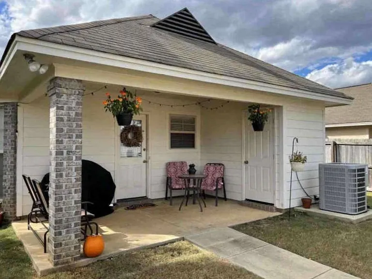8708 Lindsey Ln — Photo 14