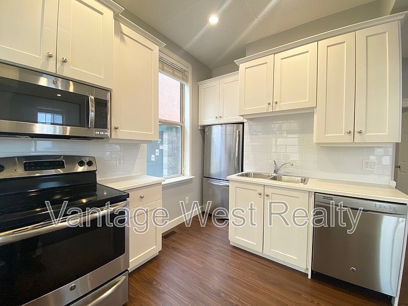 1st image of 1073C Lawson Ave
