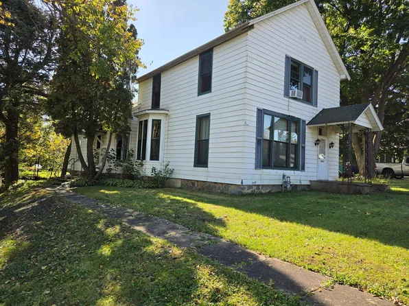 25011 83rd St, Salem, WI 53168