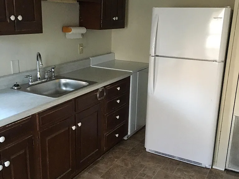 709 N Henry St — Photo 3