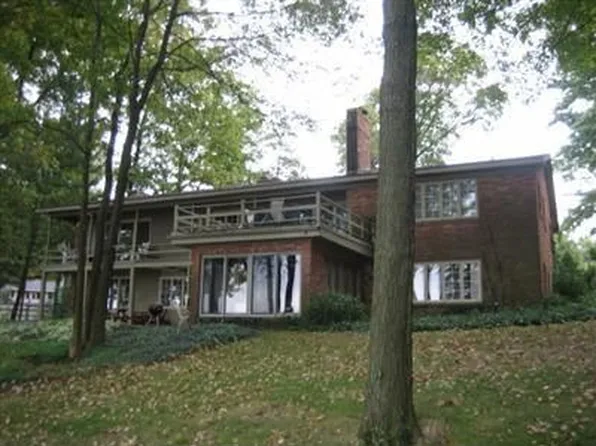 11276 Point Rd, Three Rivers, MI 49093