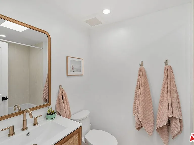 11260 Overland Ave #12D — Photo 23