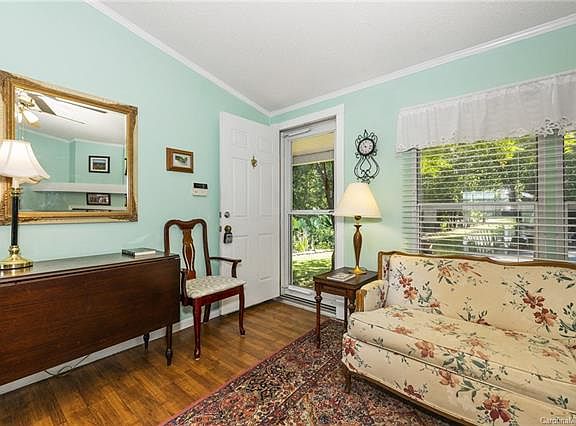 5th image of 138 Blue Heron Ln