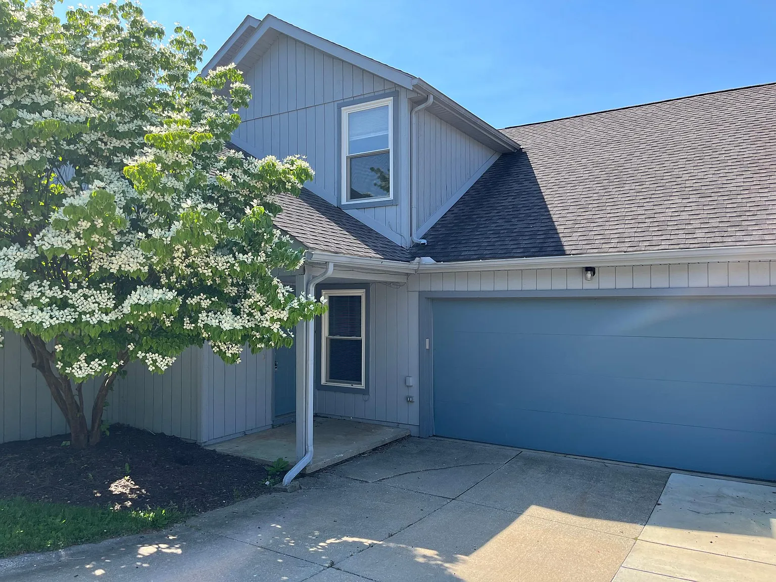 1671 Olympus Dr — Photo 2