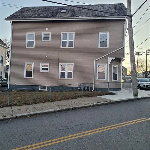 230 Pawtucket Ave — Photo 16