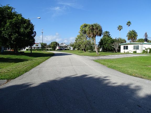 5th image of 433 22nd Pl SE
