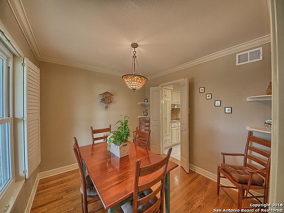 5th image of 8714 Sagebrush Ln