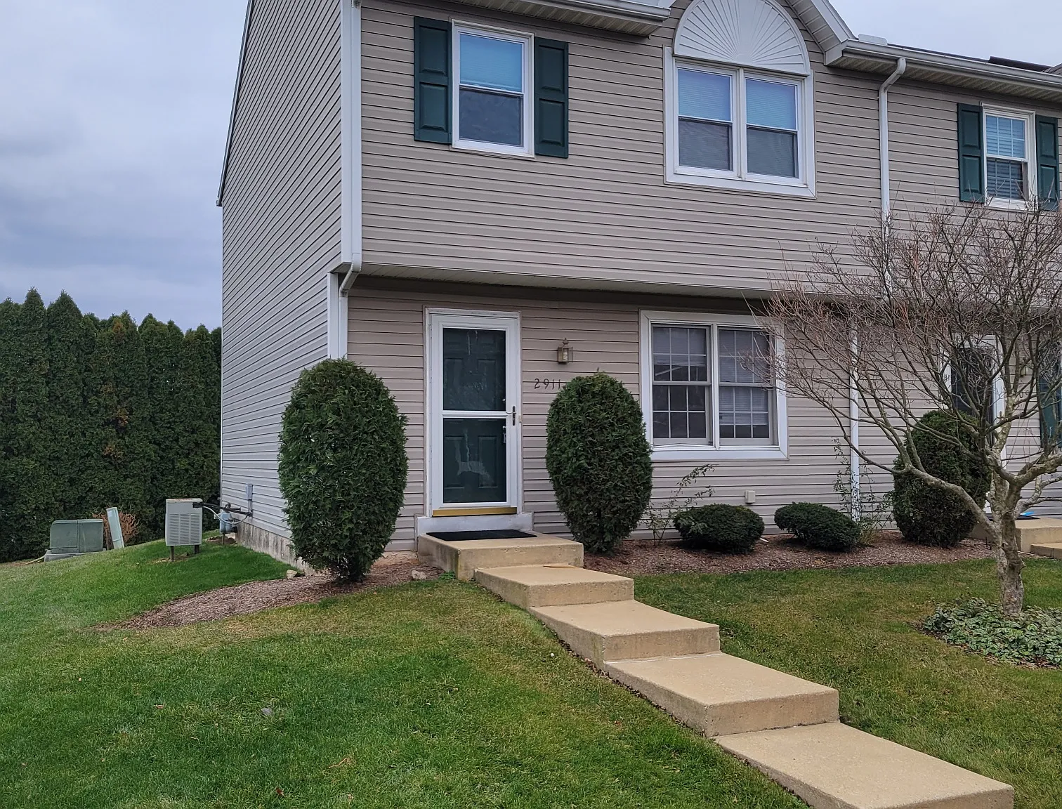 3 bed, 1.5 bath, 1408 sqft, $1,950 — Photo 3