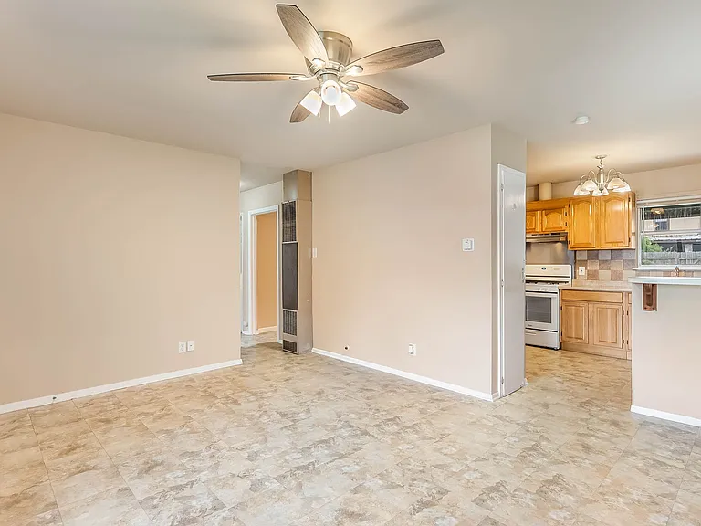 218 E Villaret Blvd — Photo 9