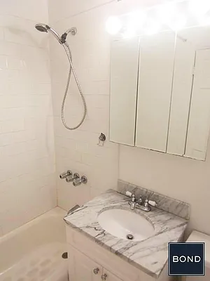 Rented by Bond New York | media 31