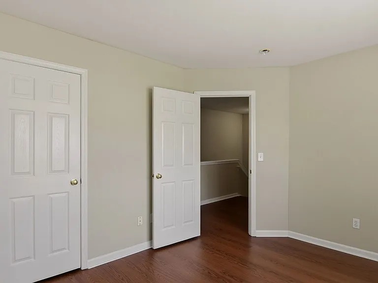 3930 Fountain Village Cir — Photo 18