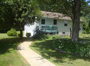 1050 Melnes St, Dickson City, PA 18519