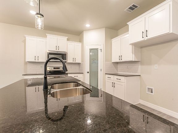 3rd image of 1020 Campbelton Dr