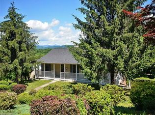 153 Mountain Valley Dr, Hendersonville, NC 28739