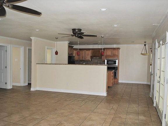 4th image of 242 Basswood Dr