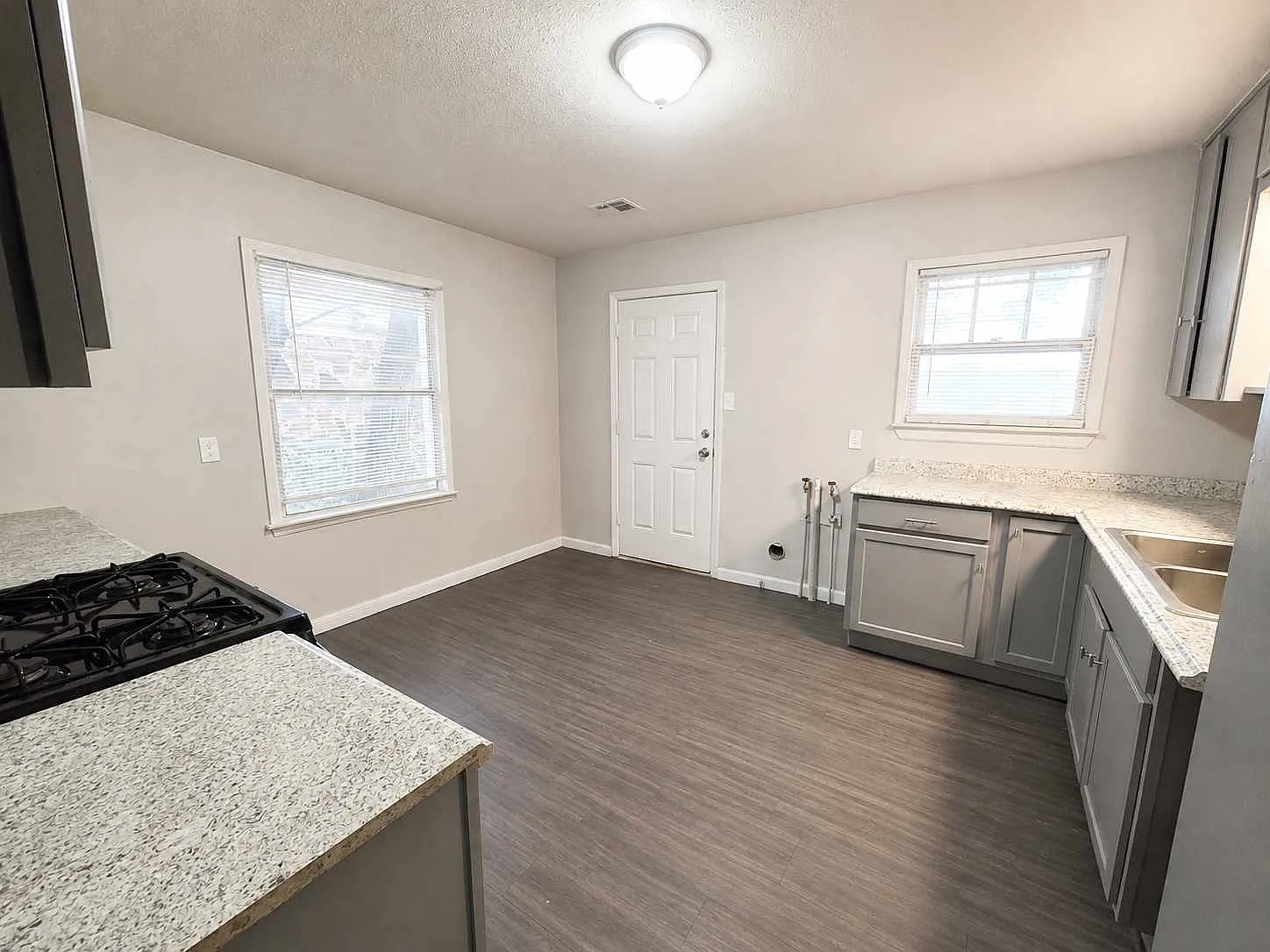 2 bed, 739 sqft, $950 — Photo 4