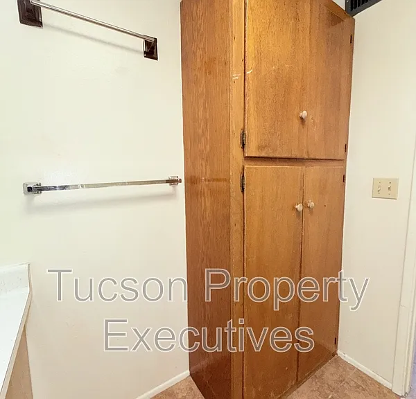 4239 E Lee St — Photo 10